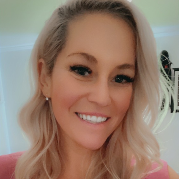 Meet your Posher, Lauren - Picture 1 of 1